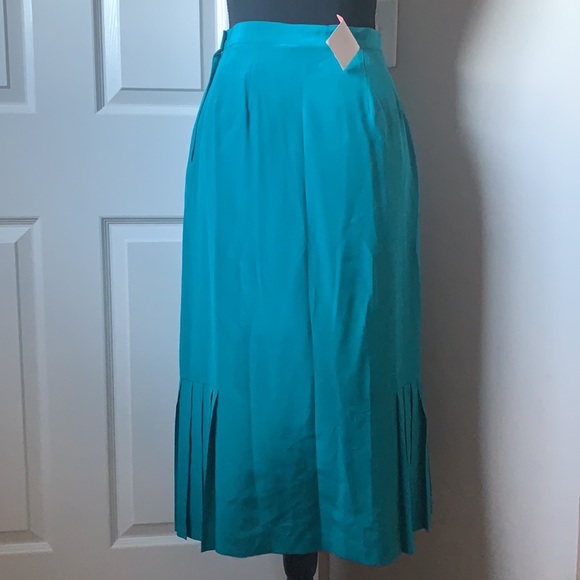 Balls Valentina Woman’s Silk Skirt. Size 6 - Picture 4 of 7